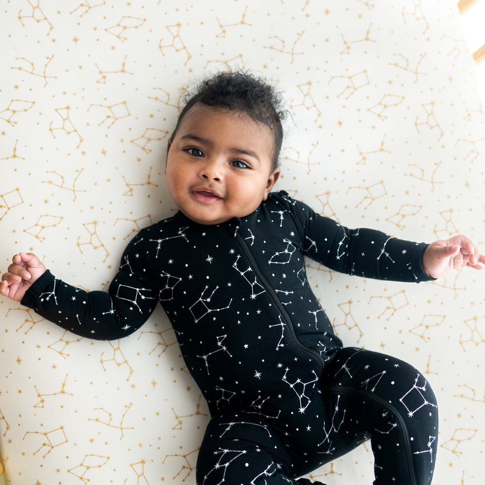 Kyte Baby Zippered Footie in Midnight Constellation 6-12 months